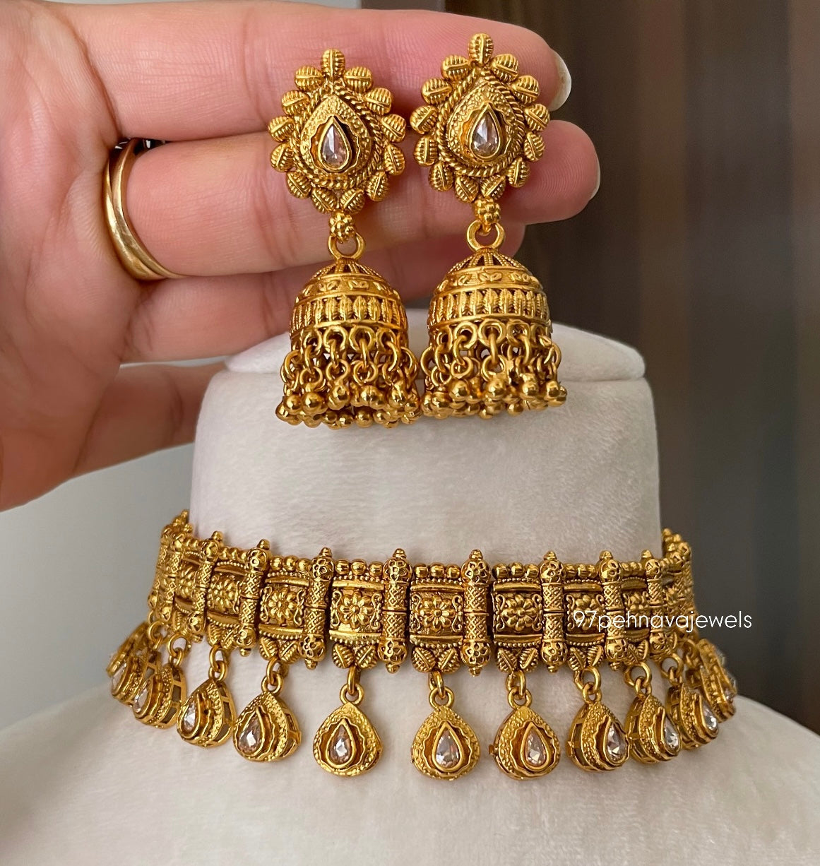 Roop Gold Look Choker Set