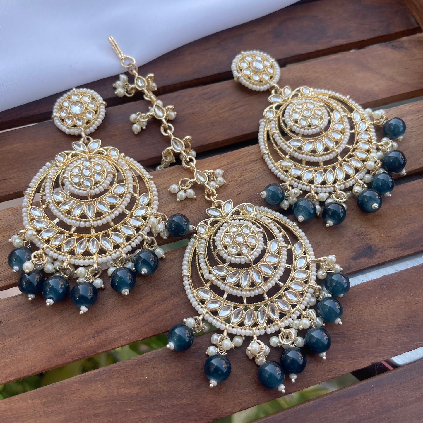 Naina Earrings Tikka Set
