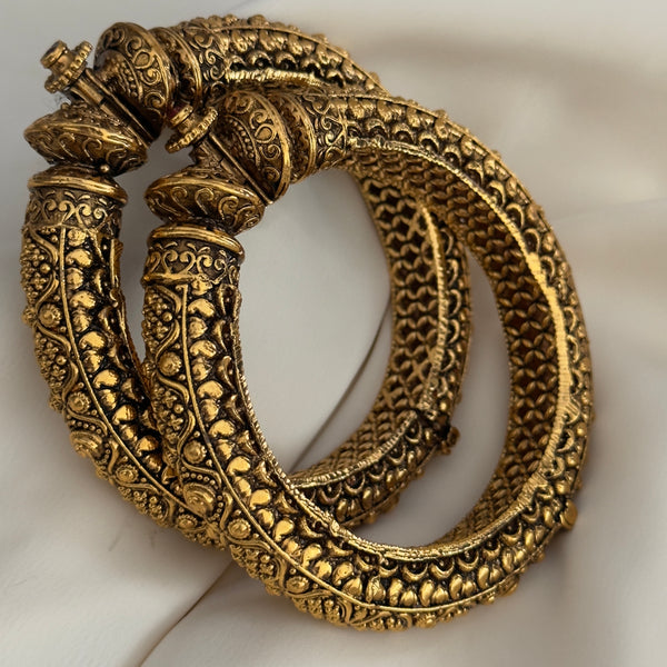 Savitri Gold Look opening Bangles