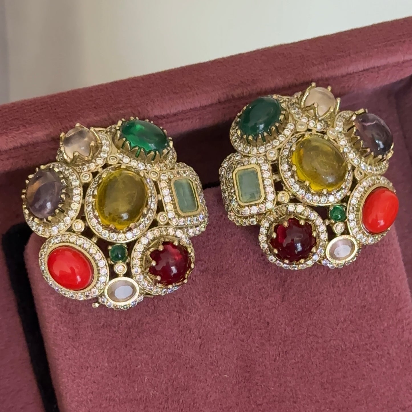 Navratan Sabya Stud Earring