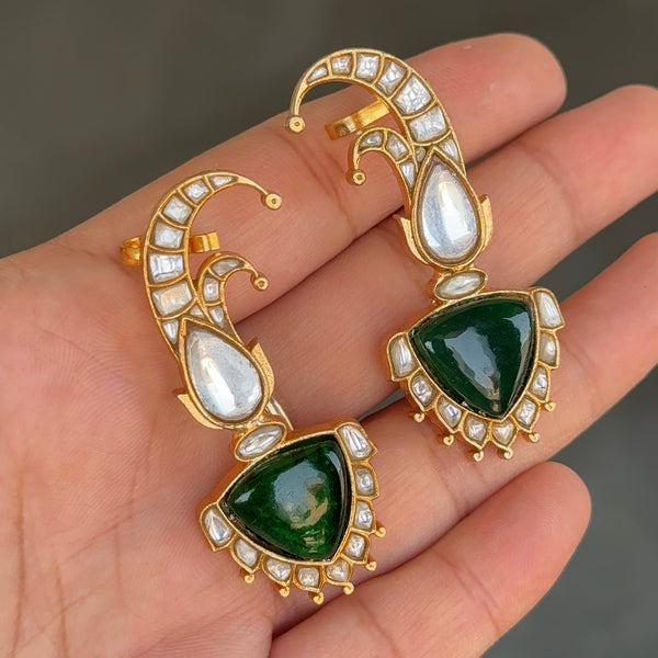 Niyati Kundan Earcuff