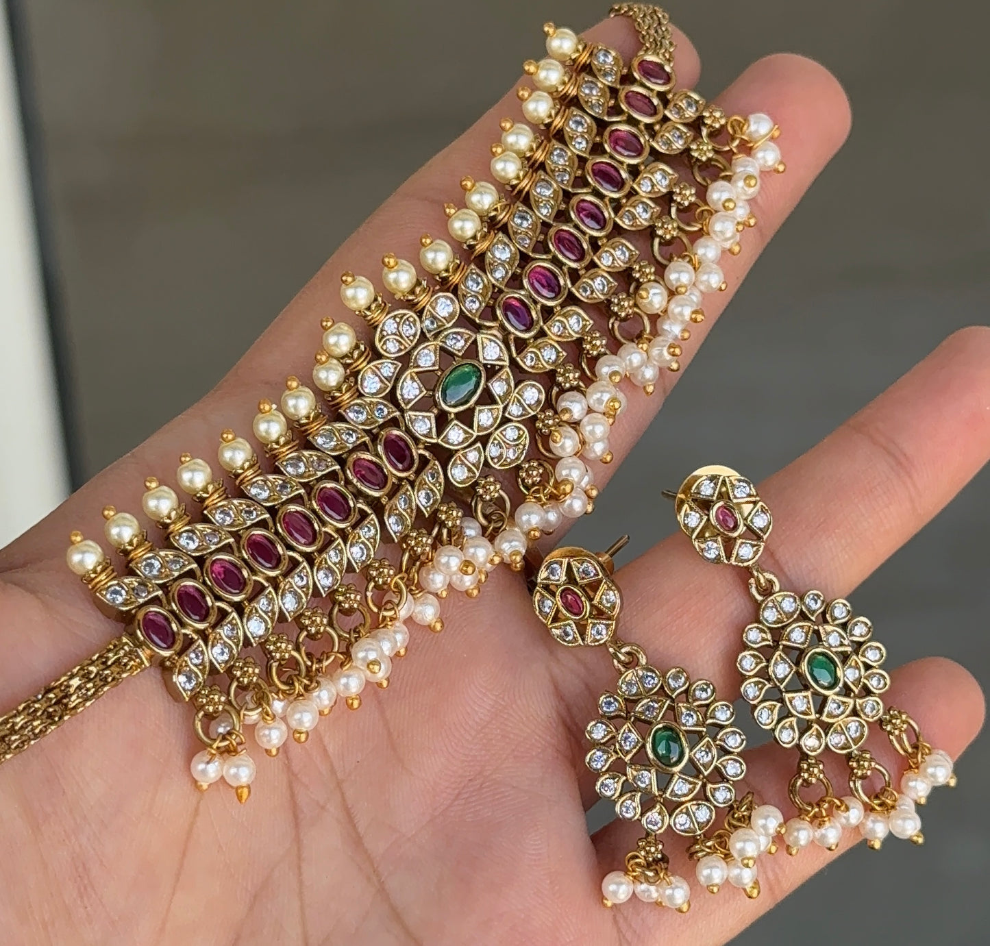 Sridha Dainty Gold Choker Set