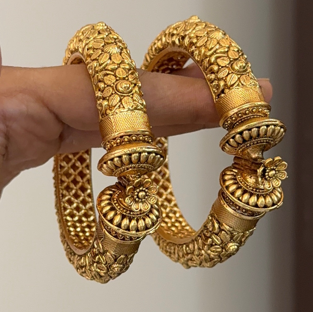 Riddhi Matte Gold Opening Bangles