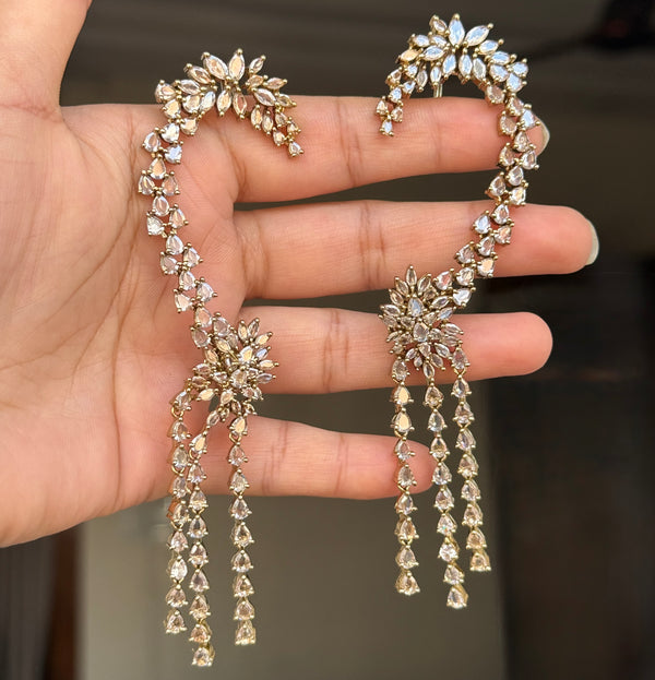 Elina Earcuff
