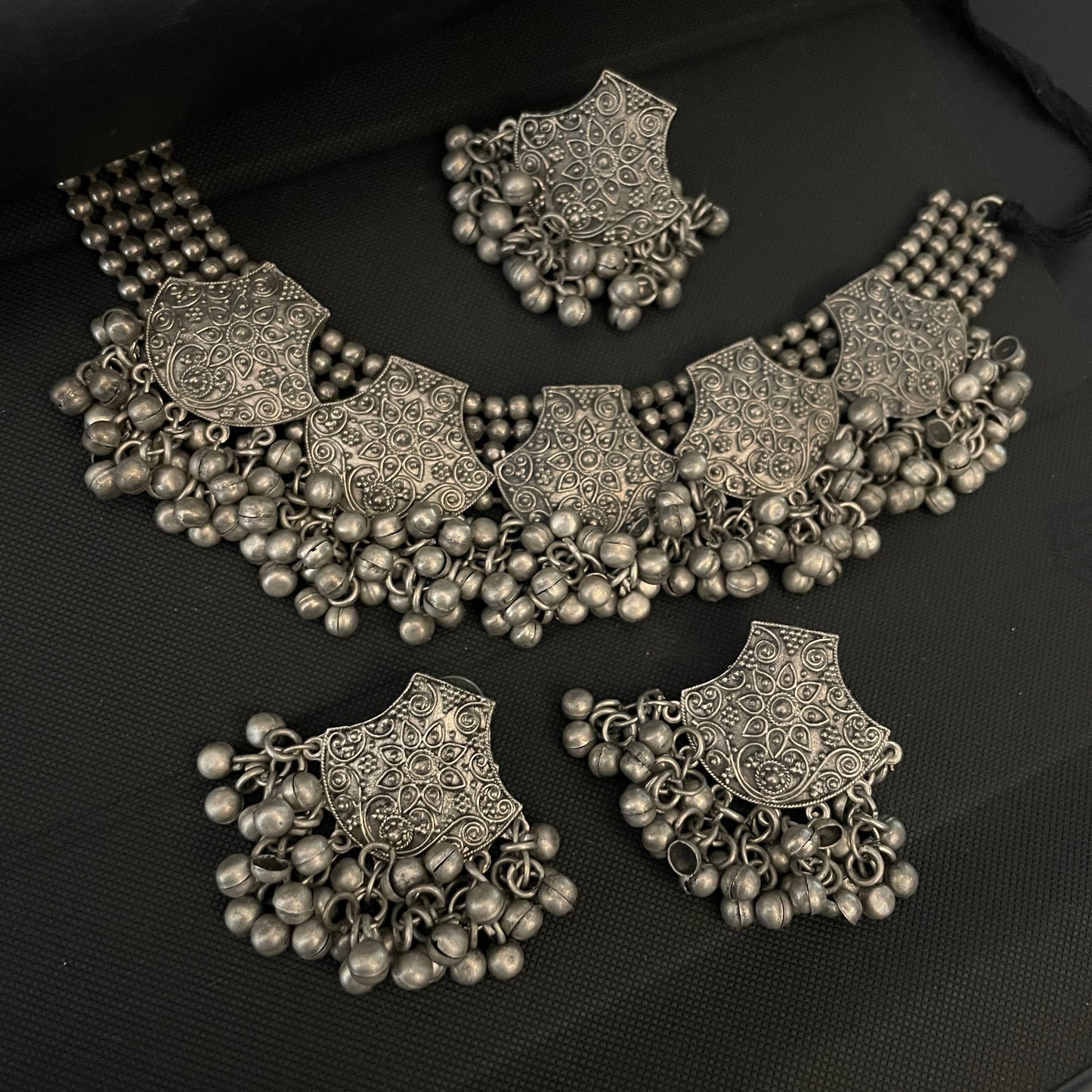 Oxidised Ring Choker Set