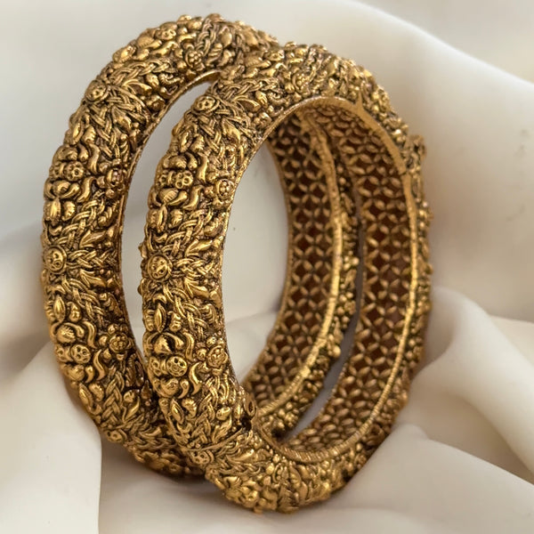 Janaki Gold Look Opening Bangles