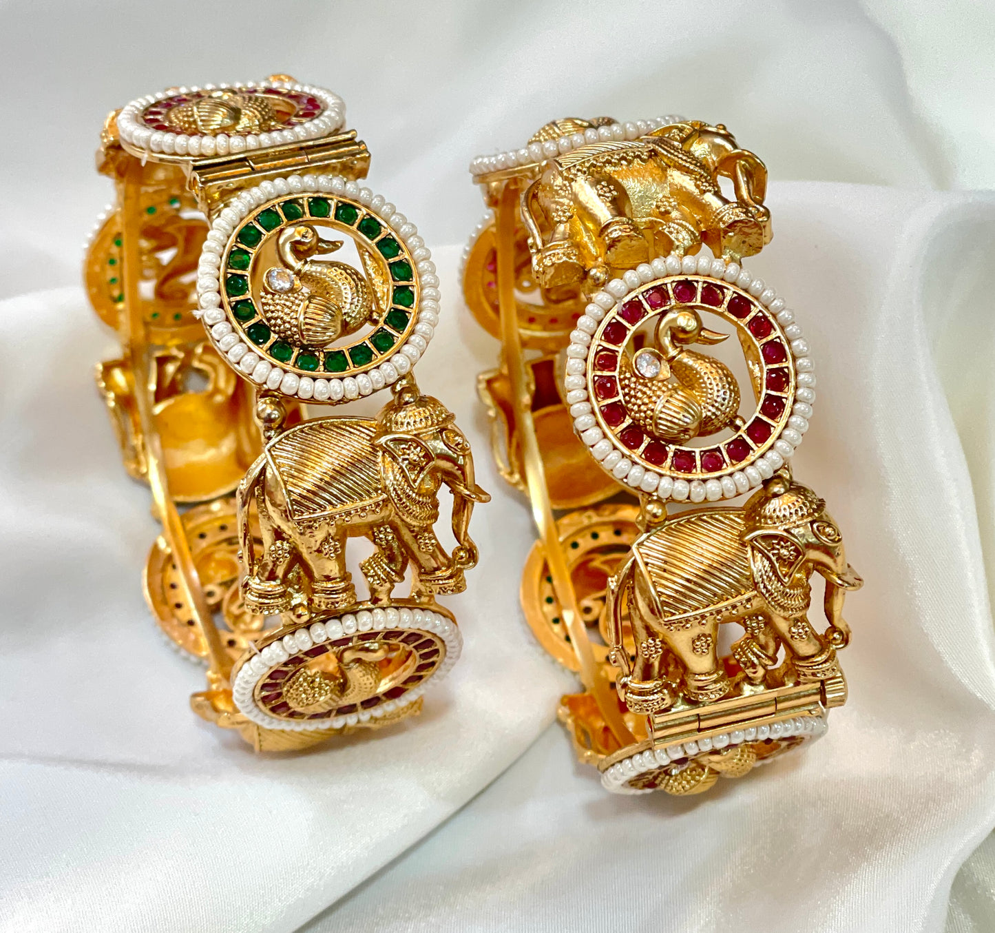 Elephant Duck Gold Matte Pacheli