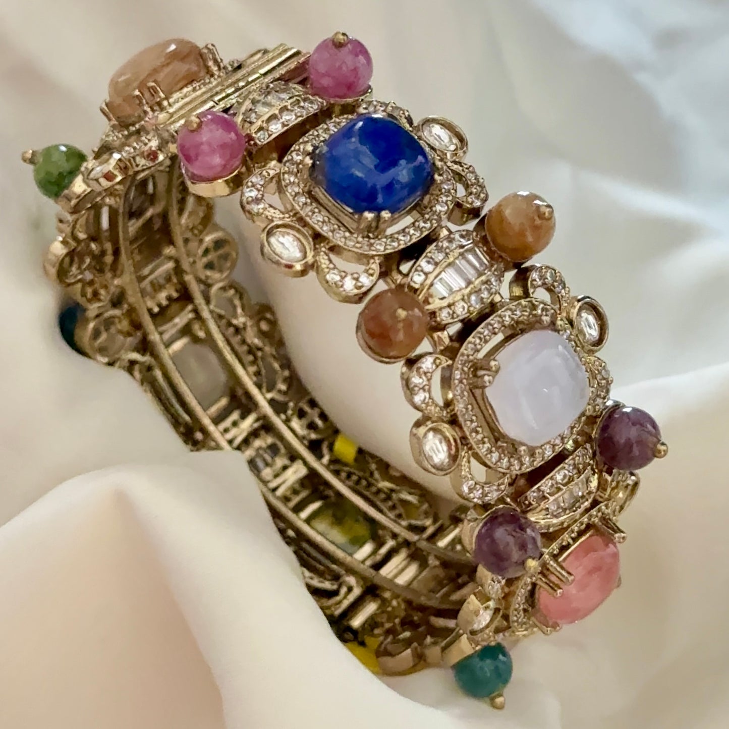 Viyara Sabya Openable Bracelet