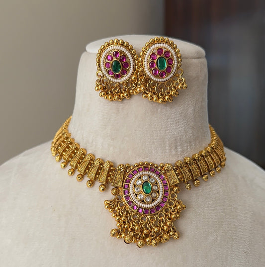 Dravi Gold Minimal Necklace Set