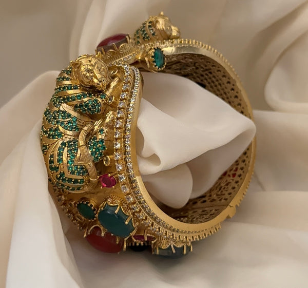 Sabya Nature Inspired Handcuff