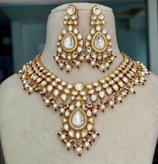 Mira Kundan Necklace Set