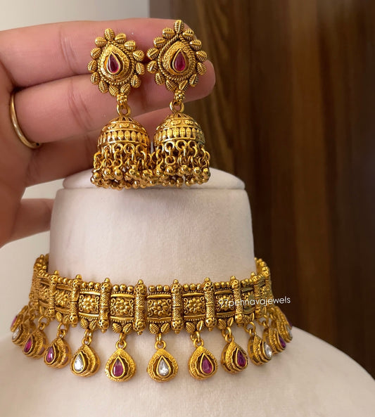 Roop Gold Look Choker Set
