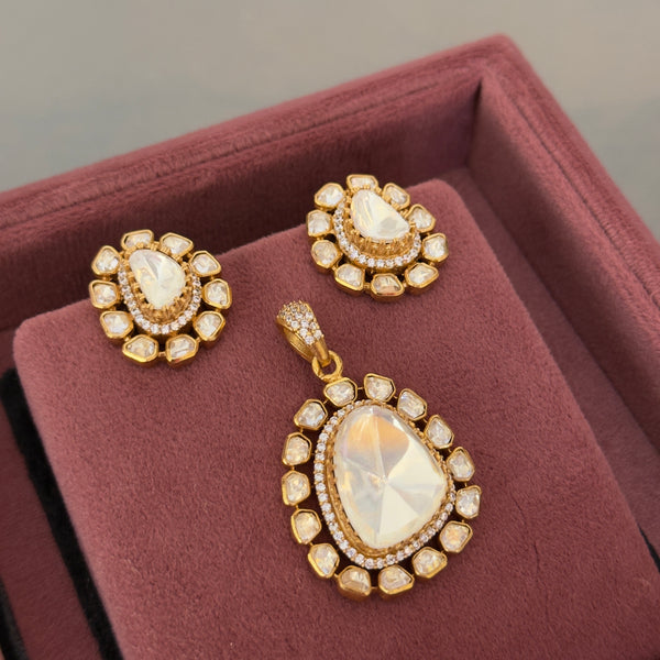Nia Moissanite Pendant Set