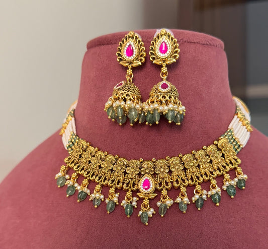 Aavya Gold Necklace Set