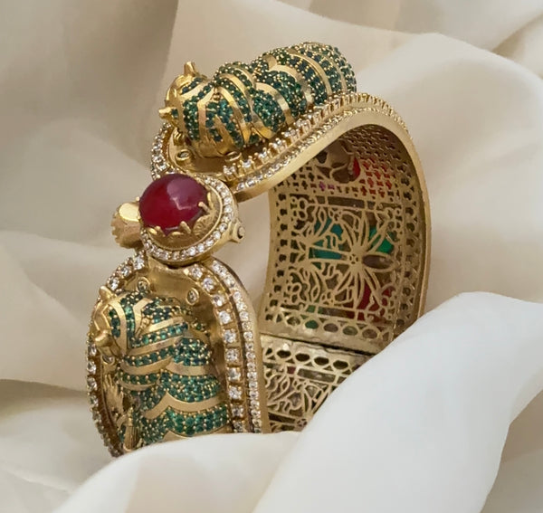 Sabya Nature Inspired Handcuff