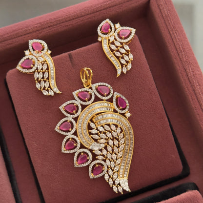 Sarla Pendant Set
