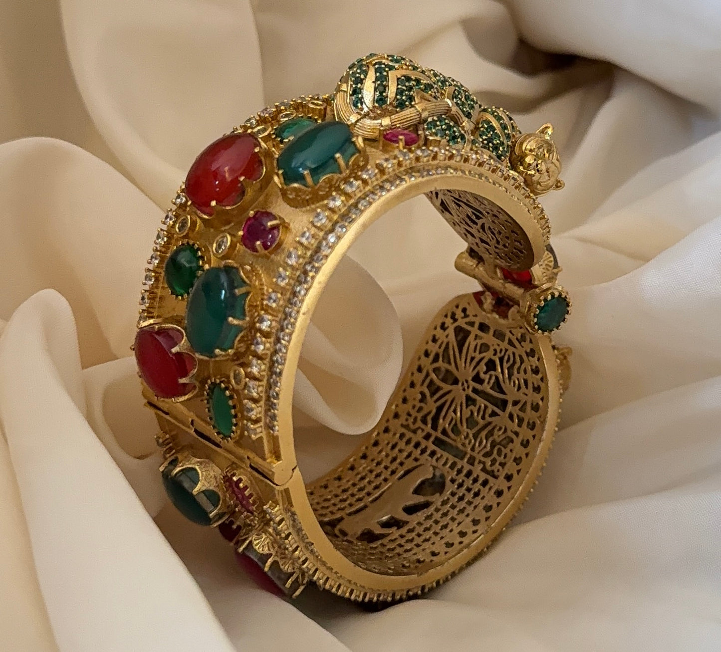 Sabya Nature Inspired Handcuff