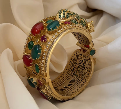 Sabya Nature Inspired Handcuff