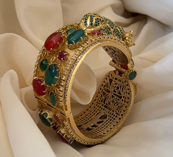 Sabya Nature Inspired Handcuff