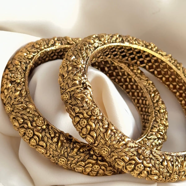 Janaki Gold Look Opening Bangles