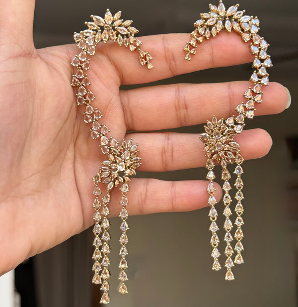 Elina Earcuff