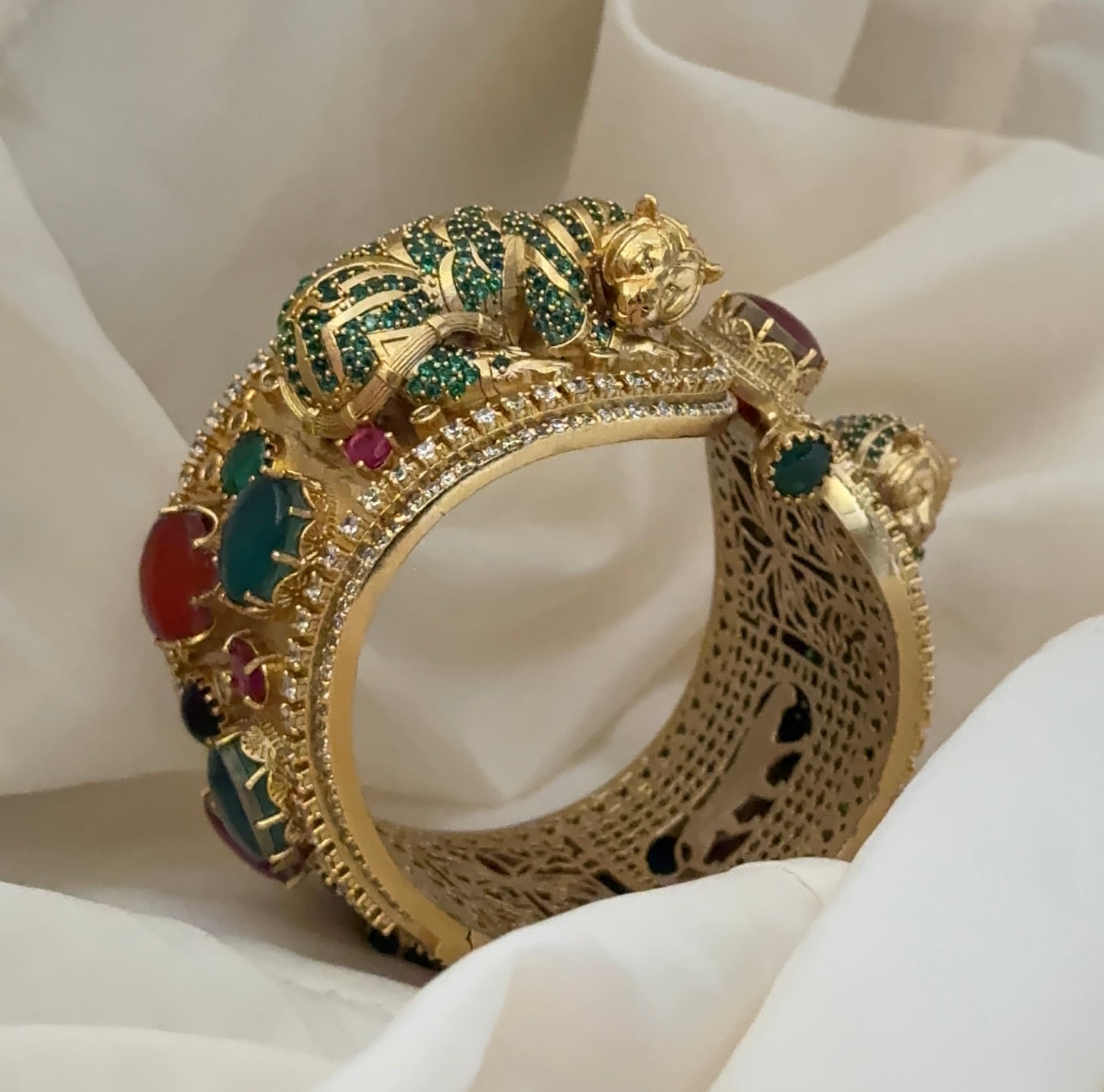 Sabya Nature Inspired Handcuff