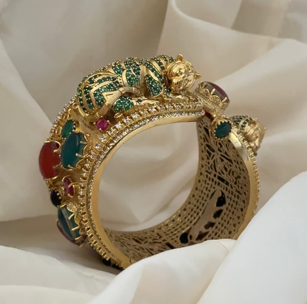 Sabya Nature Inspired Handcuff