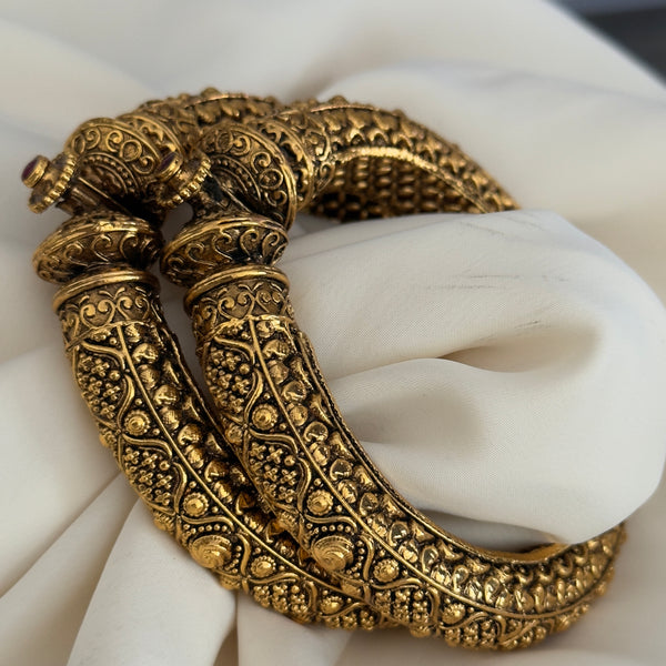 Savitri Gold Look opening Bangles