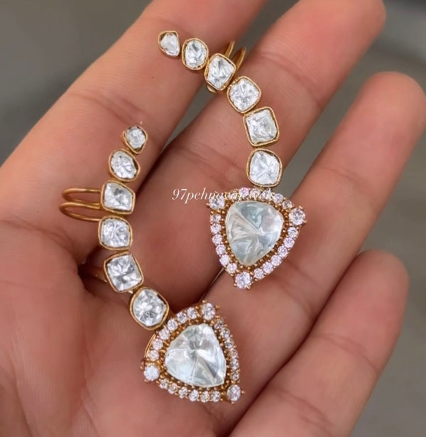 Diva Moissanite Minimal Earcuff