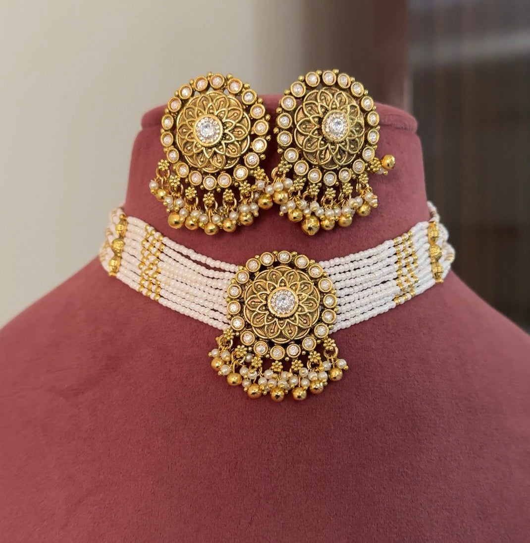 Anika Kundan Pearl Choker Set